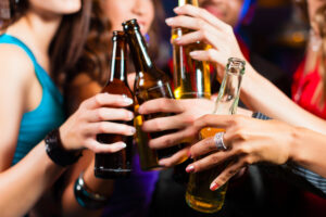 Как лечить алкоголизм на разных стадиях?